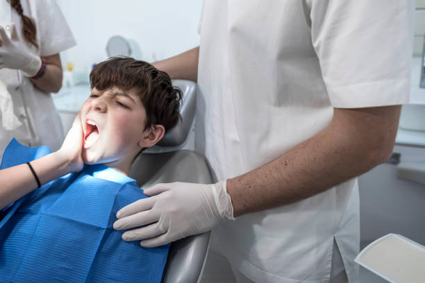 Best Emergency Dental Care for Broken or Chipped Teeth in Watergate, FL